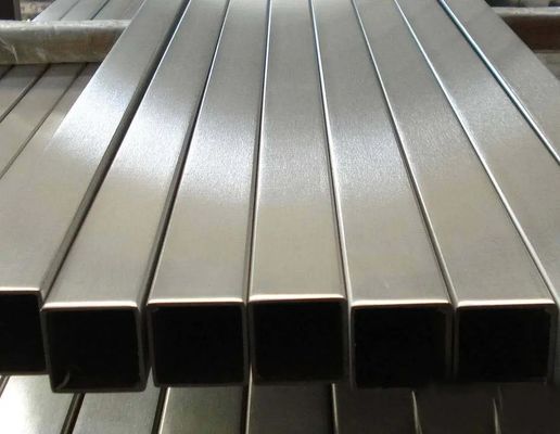 Pipe en acier inoxydable 304 de 2 &quot;x 2&quot; x 0,125&quot; sans soudure
